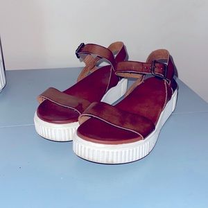 Cute summer sandals!